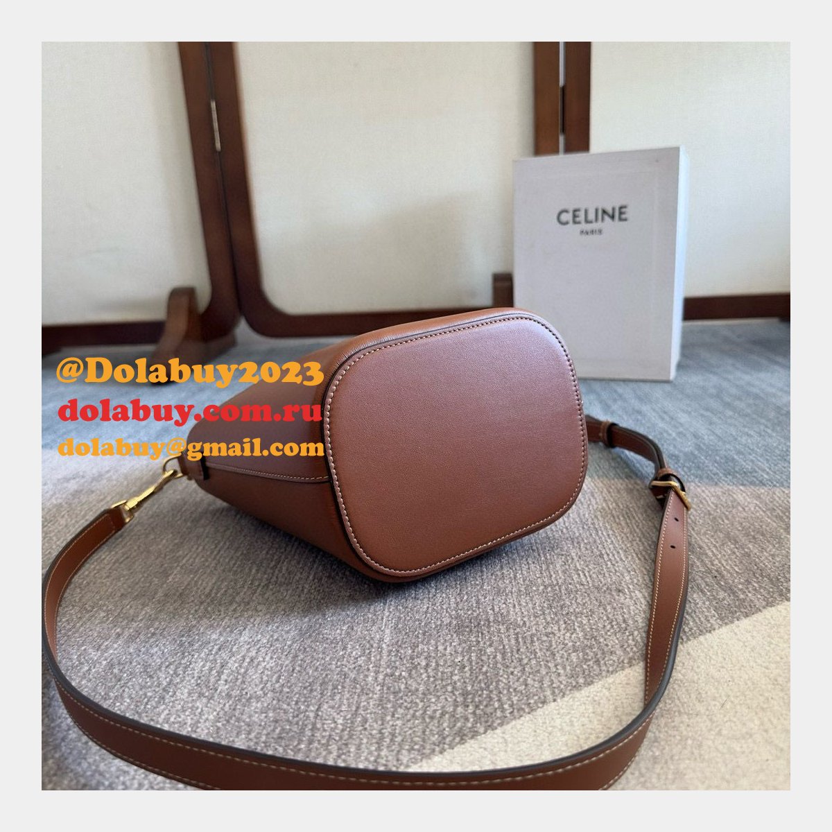 Celine SMALL BUCKET LOUISE IN SMOOTH CALFSKIN