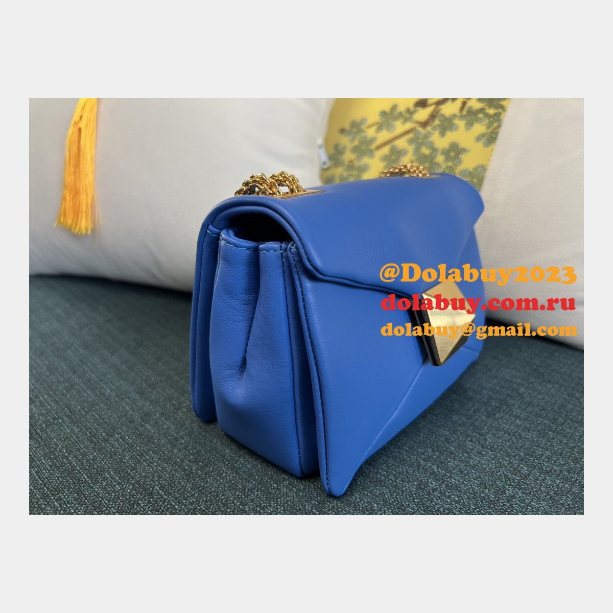 7 Star Valentino Garavani ONE STUD Chain Handbag