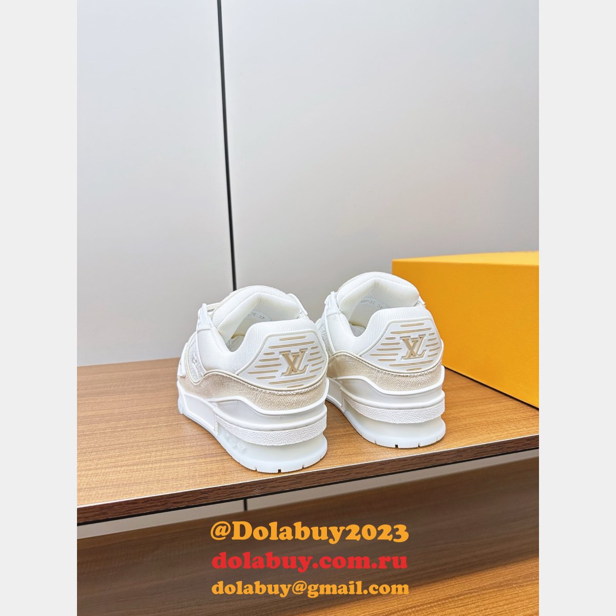 Top Quality LV Trainer Sneaker 1:1 Mirror