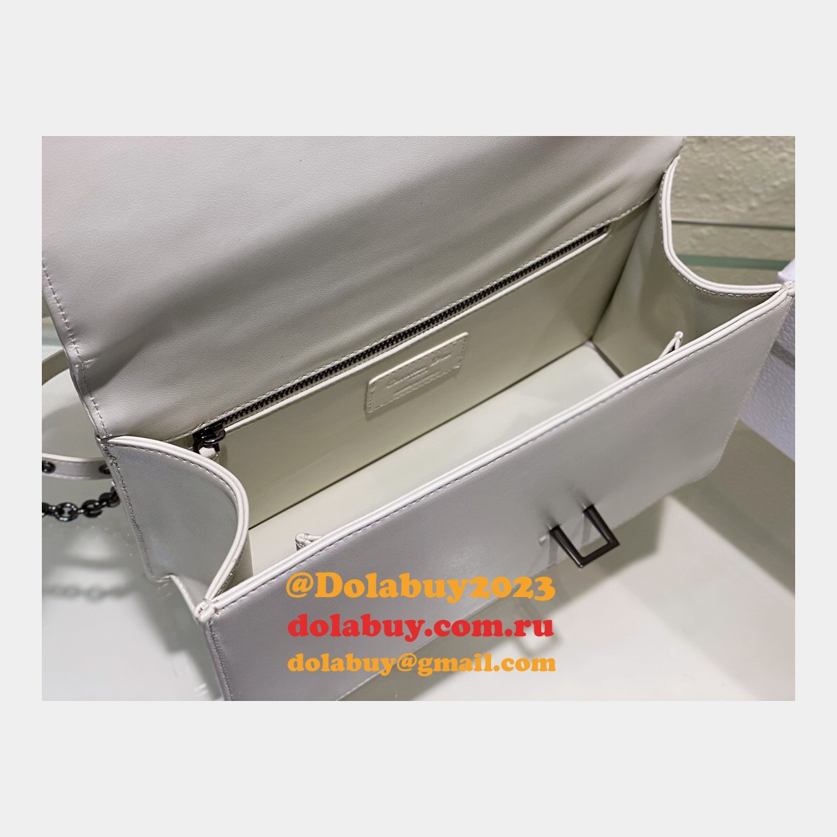 Christian Dior AAA+ Replica M5821 The Best Tote Bag