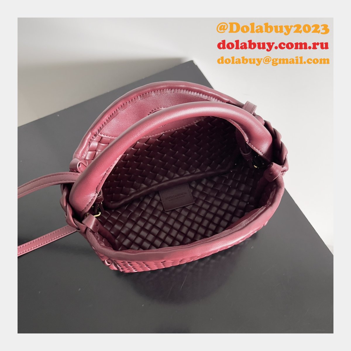 New BOTTEGA VENETA COBBLE Top Handle Bag