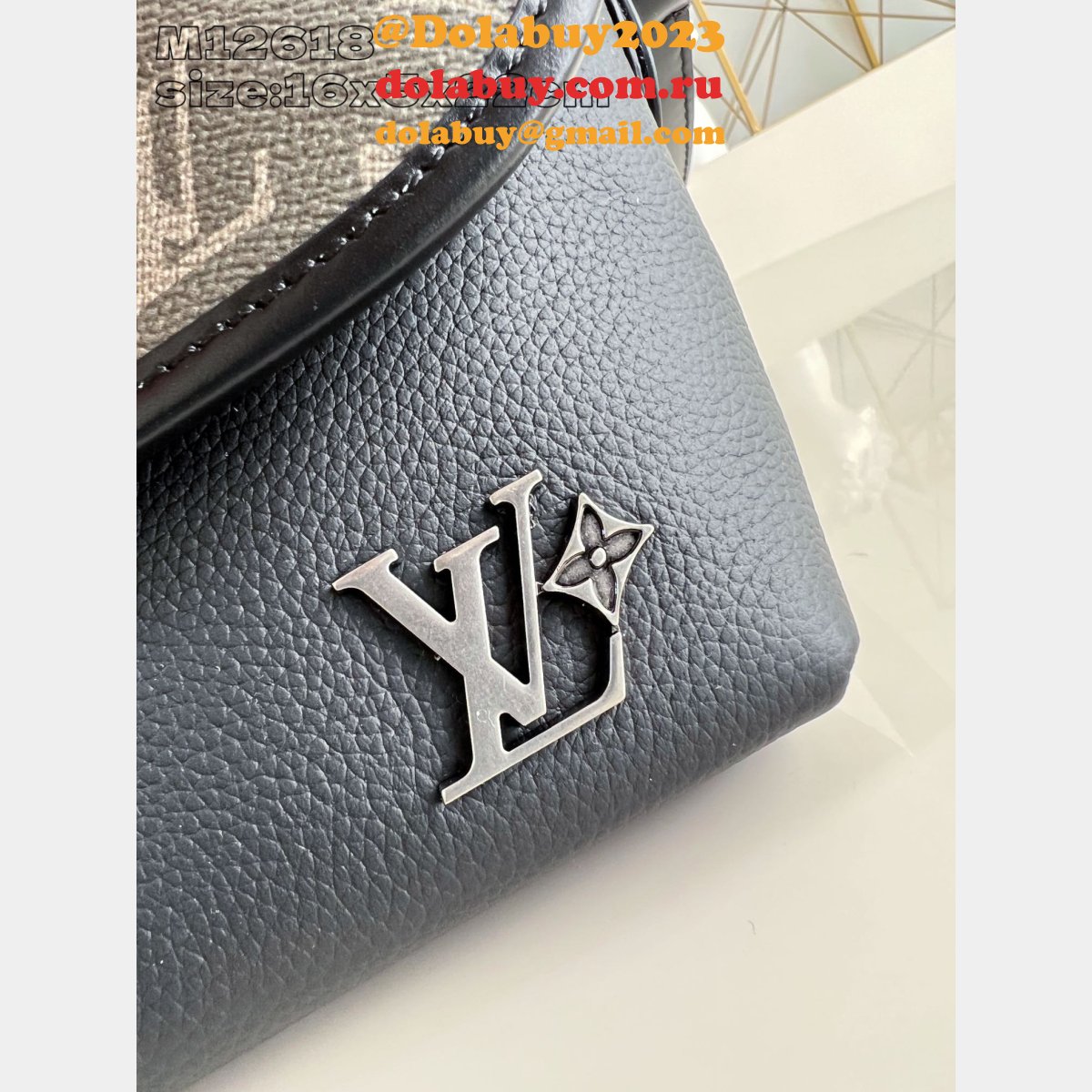 Duplicate Louis Vuitton Pulse Wearable Wallet M12618 Men Bag