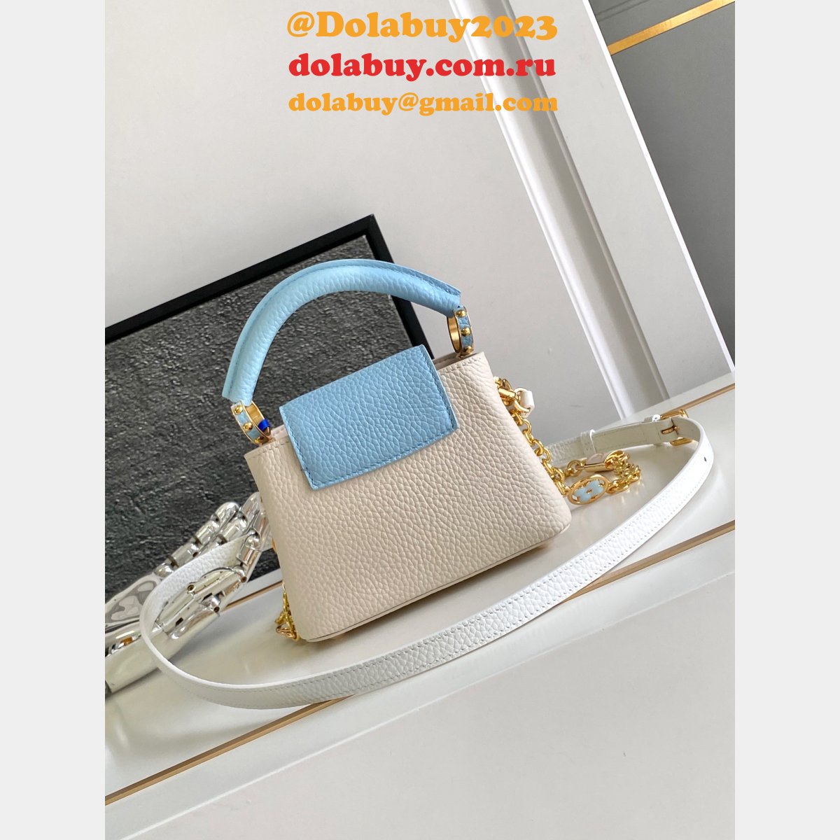 Top Quality Louis Vuitton M23952 Capucines Replica Bag