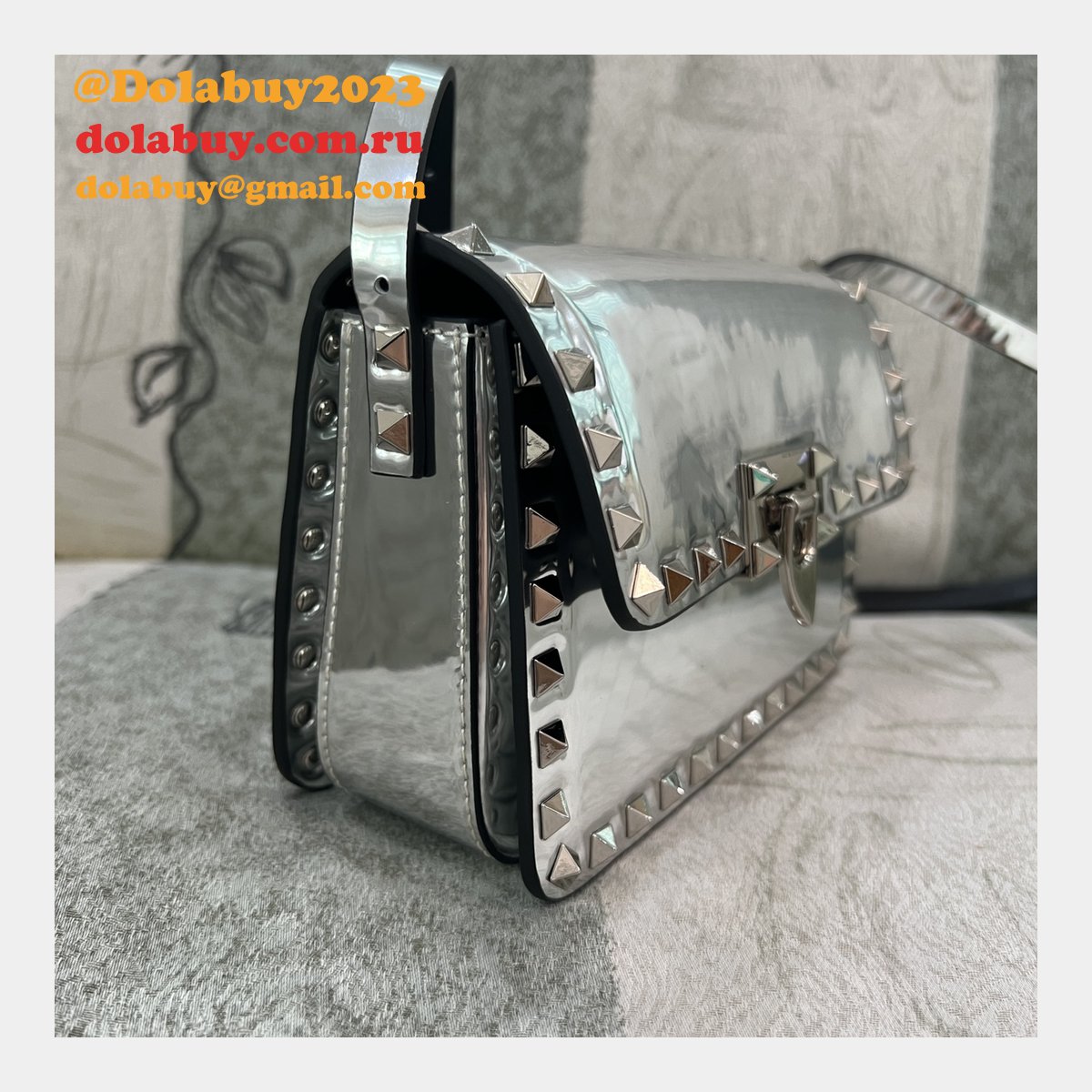 Cheap Fake Valentino Garavani Rockstud Calf Small Bag