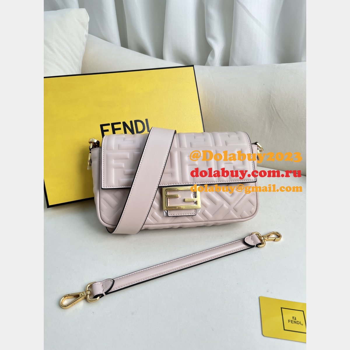 7 Star fendi Iconic Baguette Medium bag 211