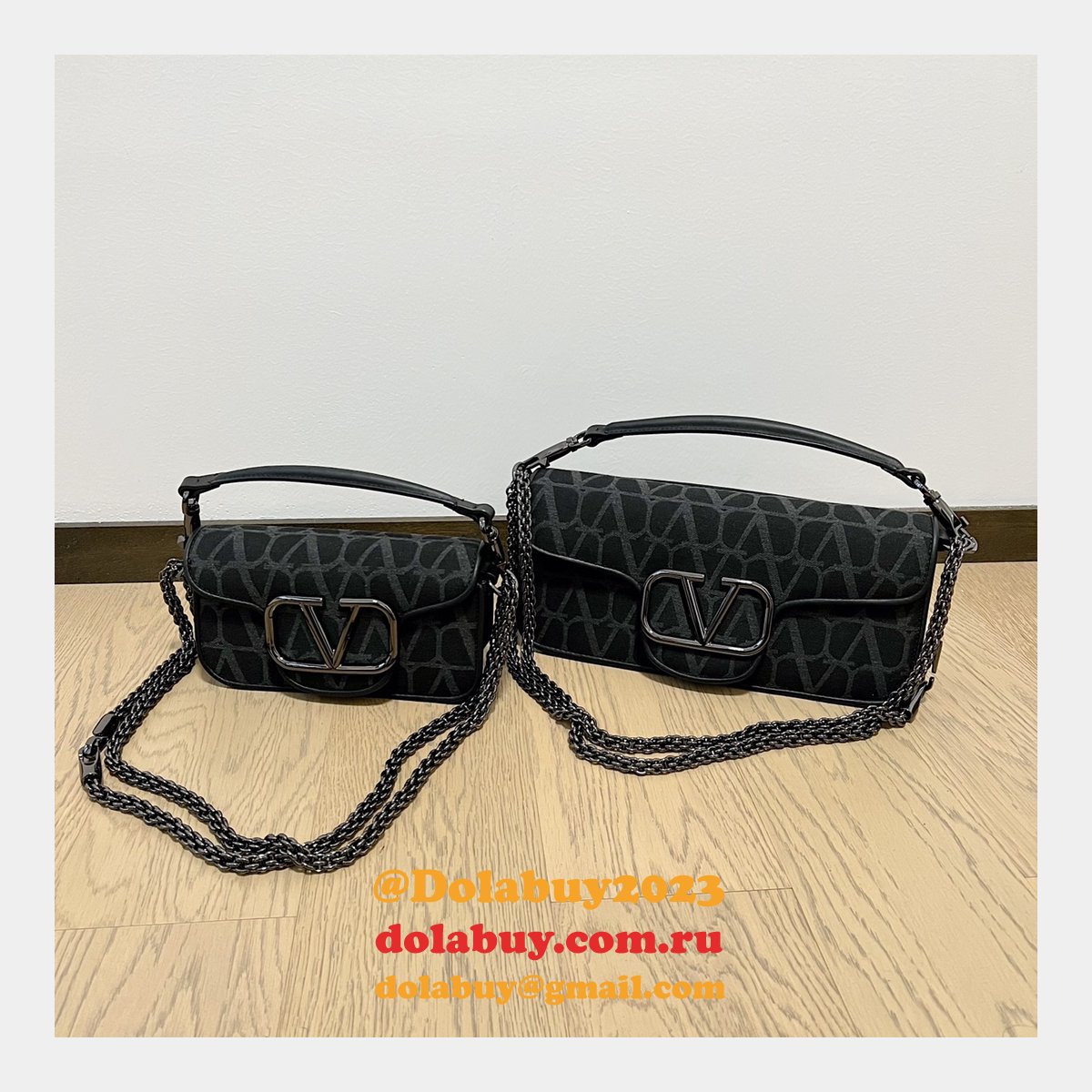 Shop Valentino Garavani 1133 Locò VLogo Signature Replica Bags Sale