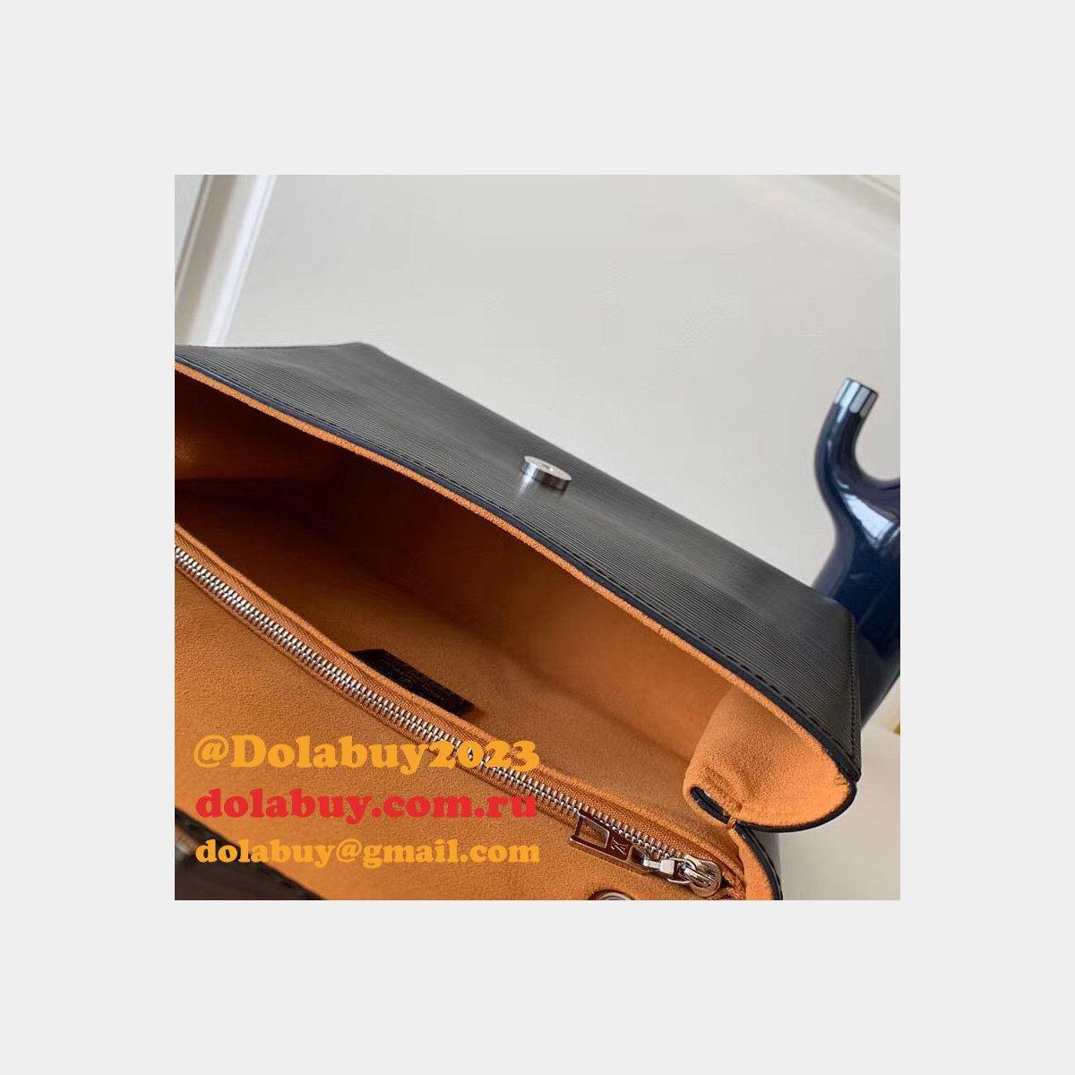 Luxury Louis Vuitton Pochette Grenelle Epi M55981 Leather