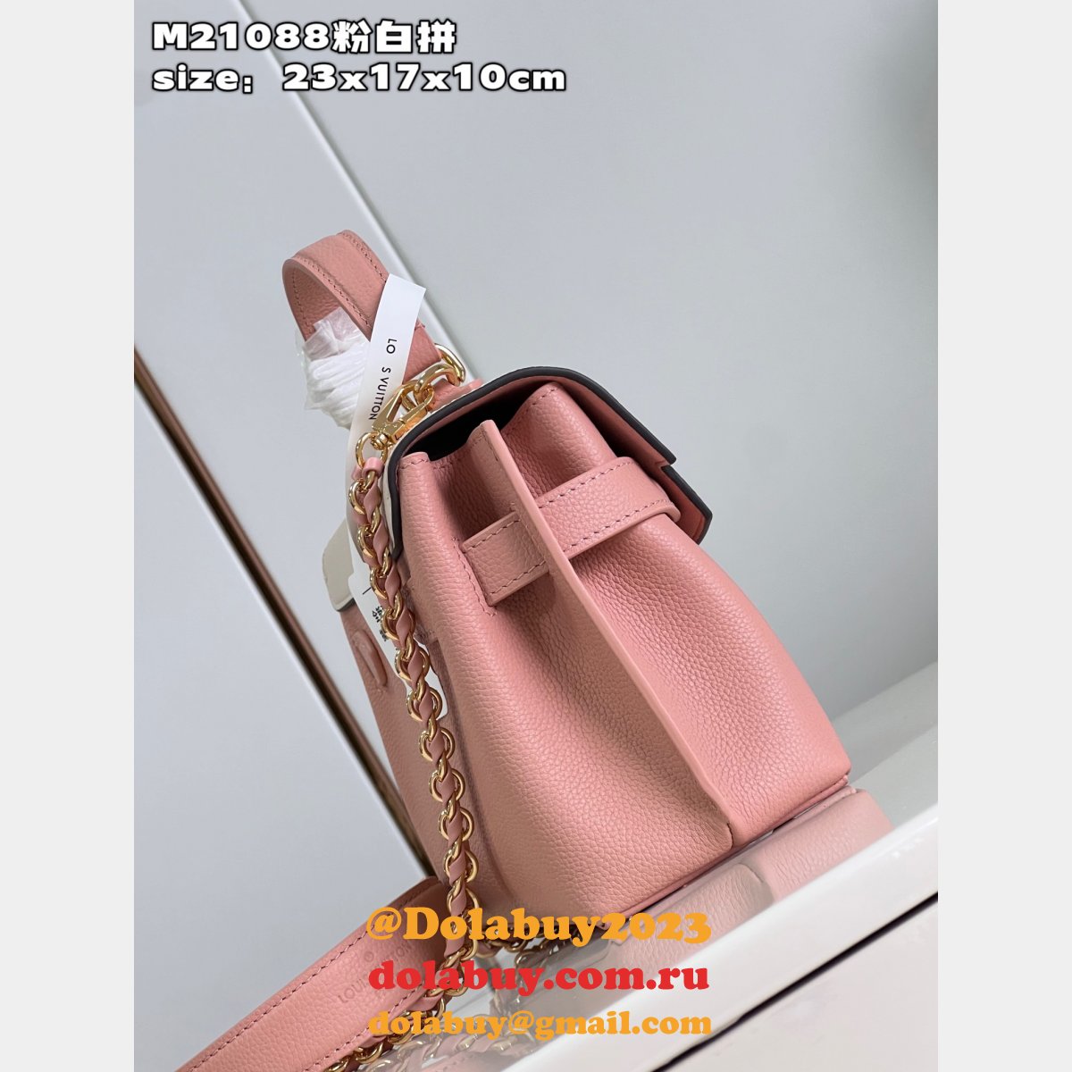 LockMe Ever Louis Vuitton 1:1 Mirror M22626 Luxury UK Bag