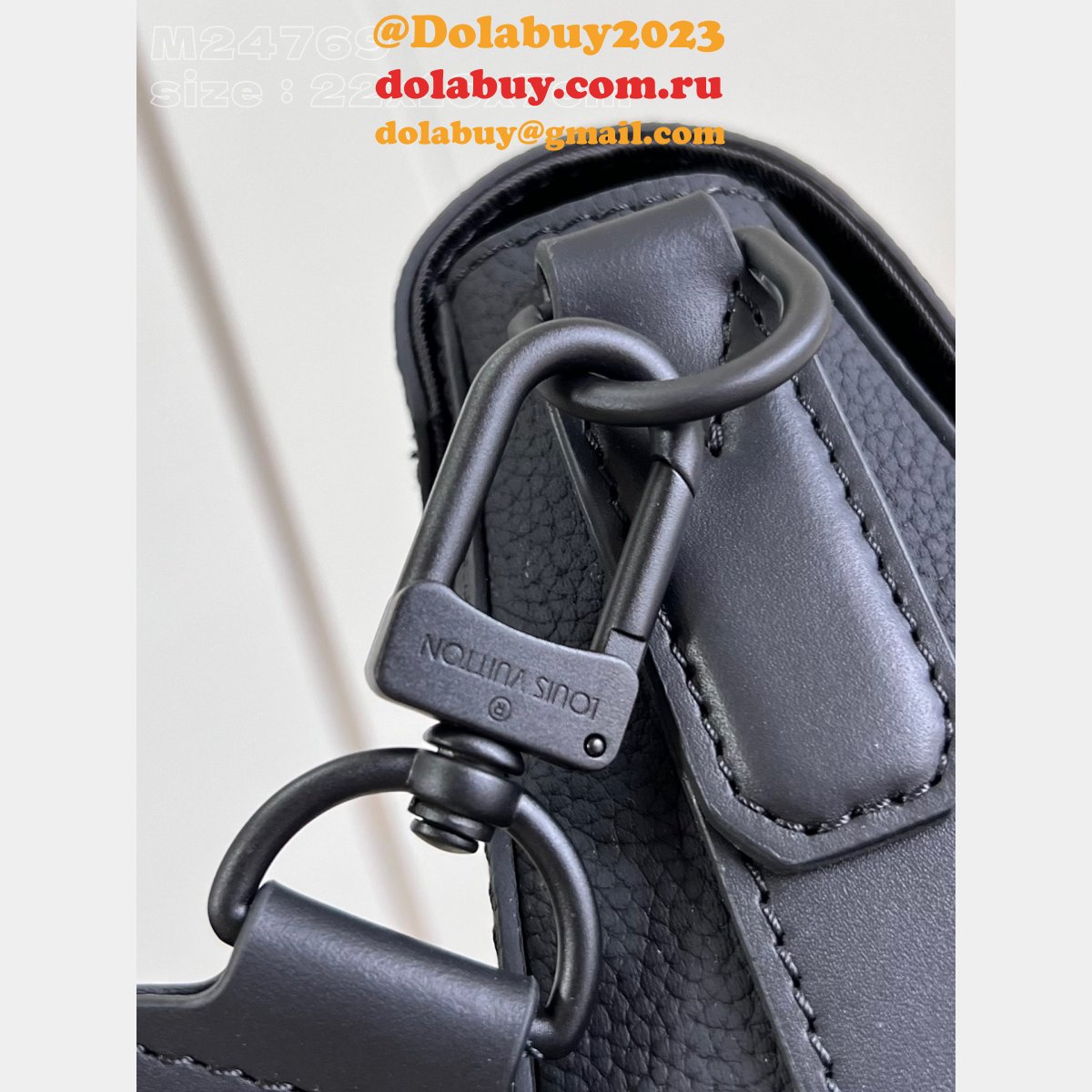 Takeoff Messenger PM 1:1 Mirror LV Aerogram M24769 Black Men Fake Bag