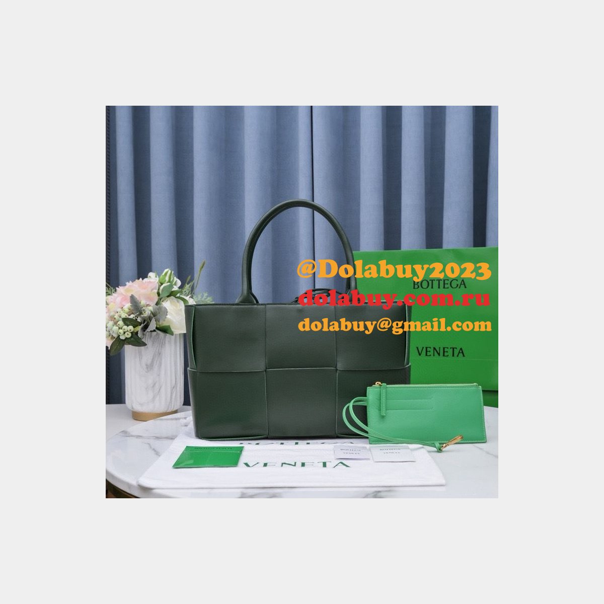 Luxury BOTTEGA VENETA Medium Arco Tote Bag 36CM