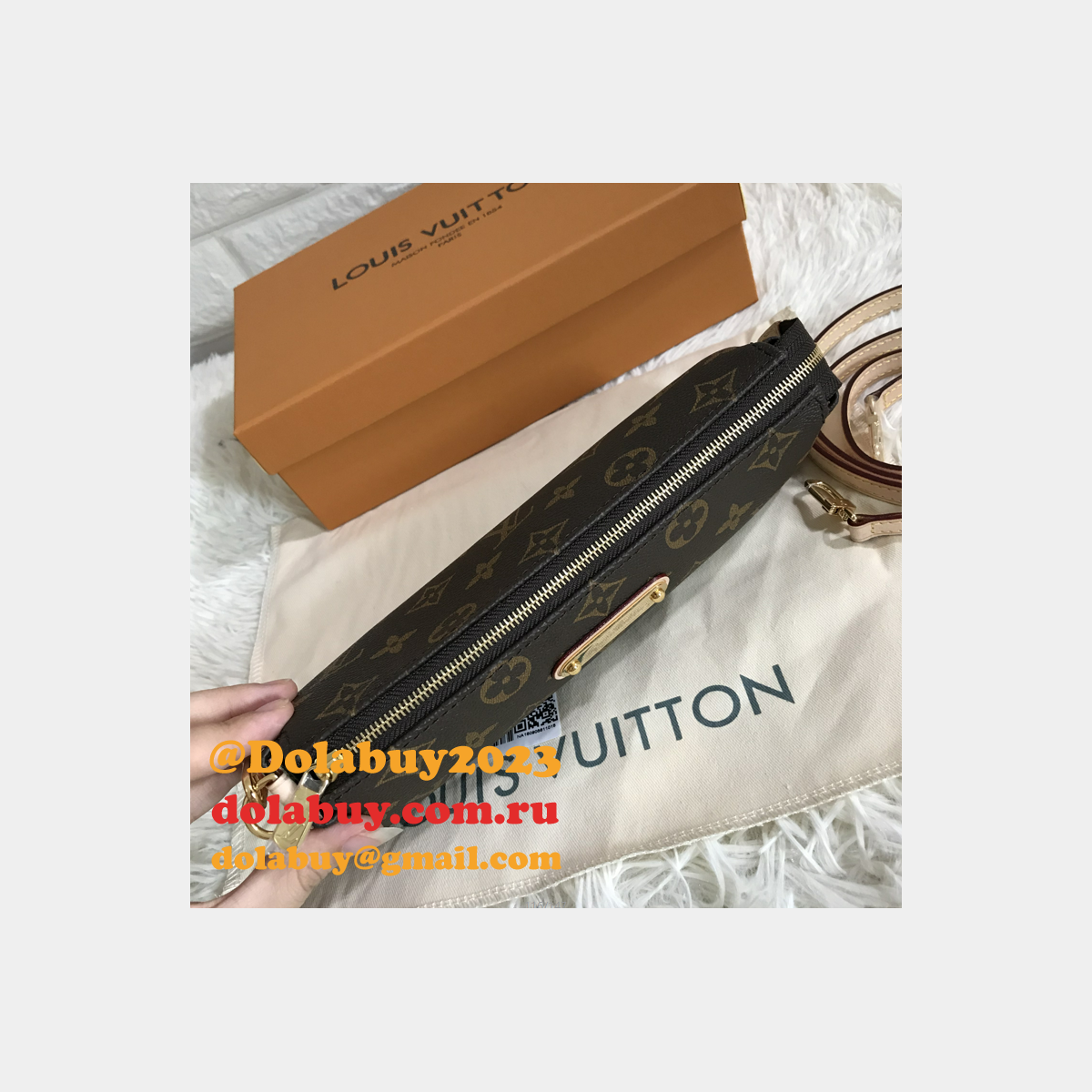 Louis Vuitton EVA Clutch Monogram in Brown Fake M95567 Bag