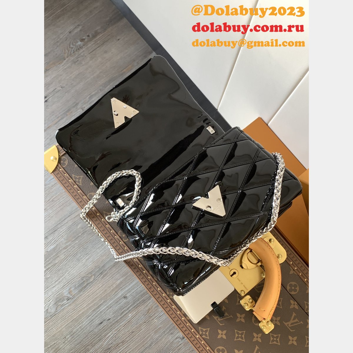 7 Star Luxury Patent Lambskin GO-14 Louis Vuitton Replica Twist Bag