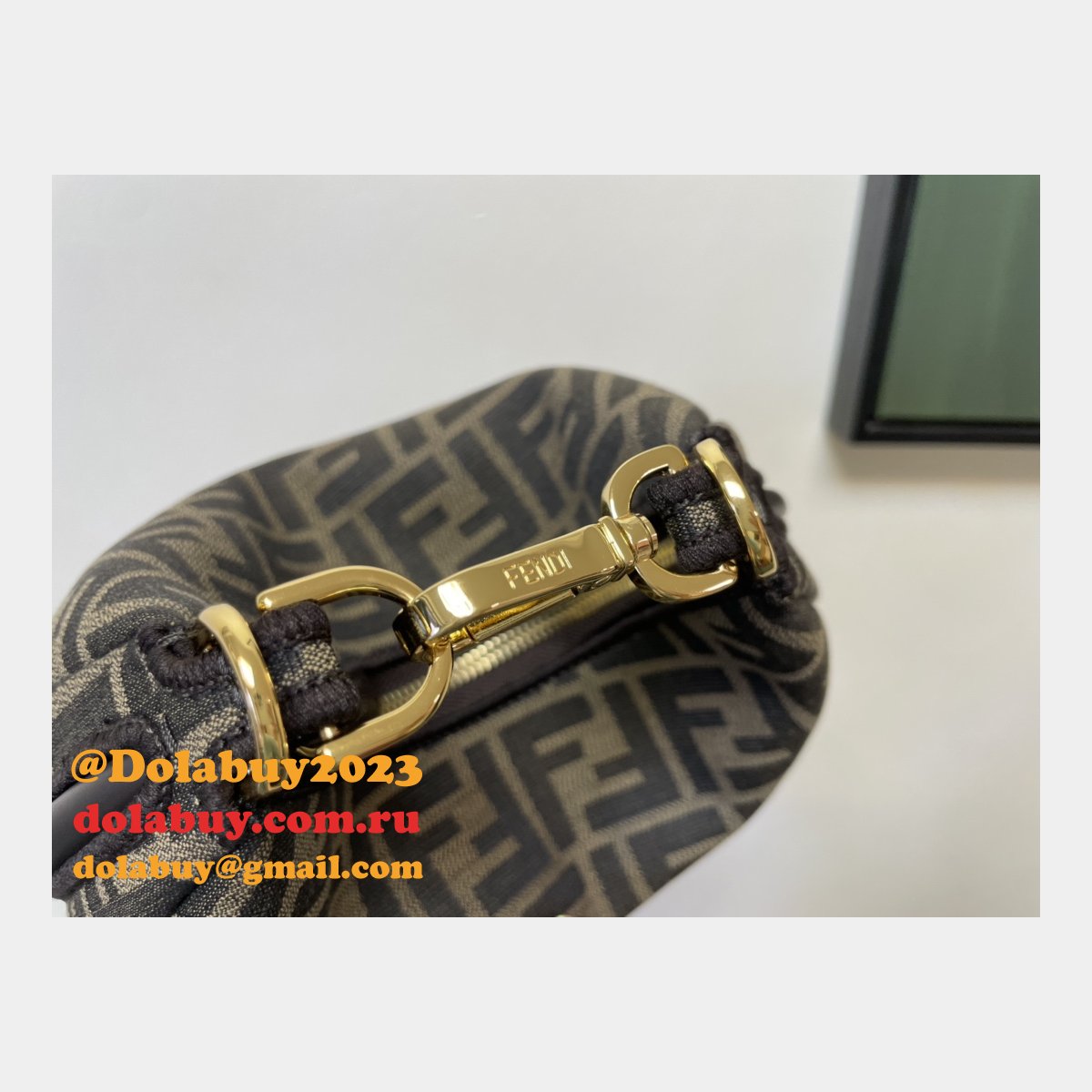 our dolabuy best praphy 56853 designer replica F**di bag