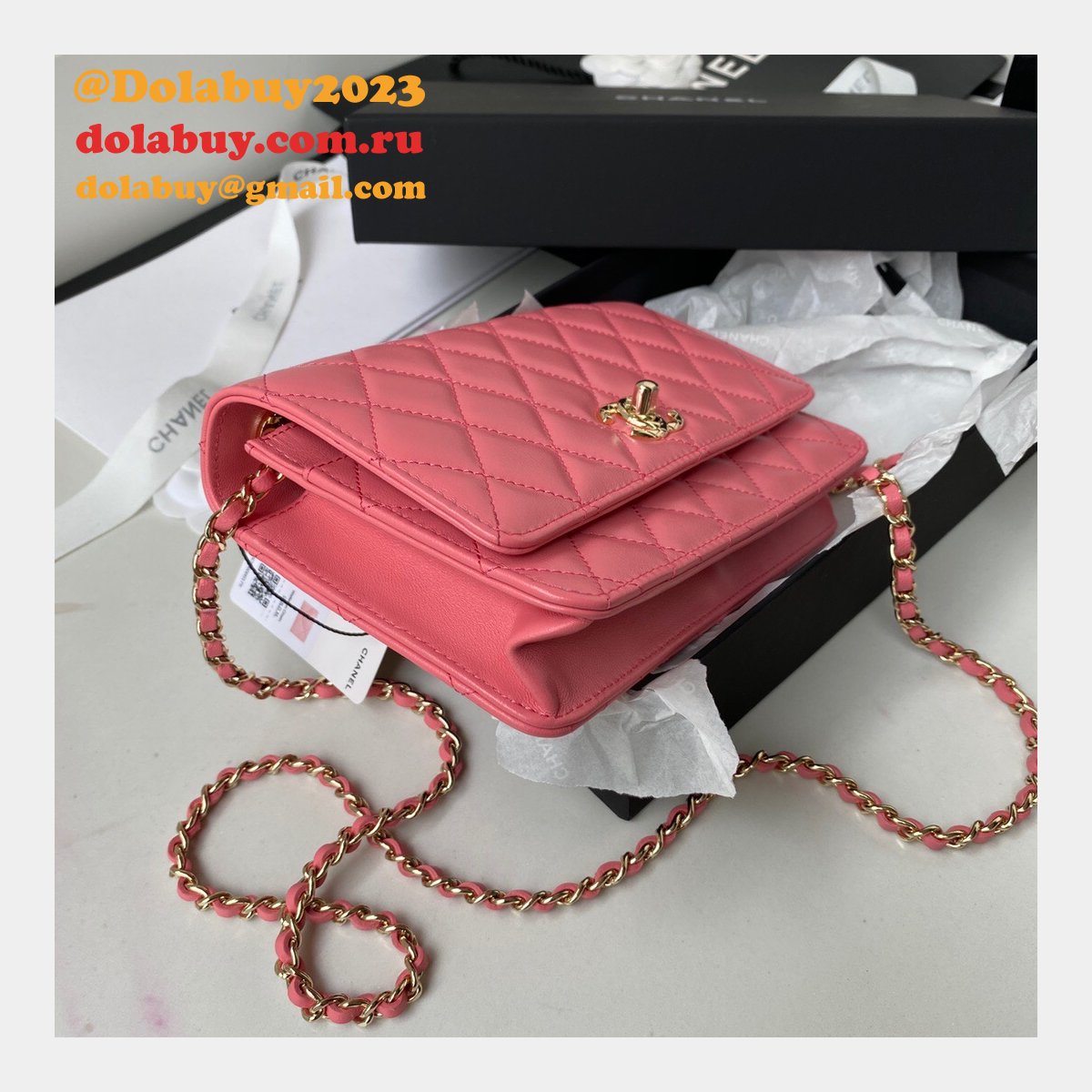 Good Replica Woc A80982 Wallet on Chain Lambskin & Gold-Tone Metal