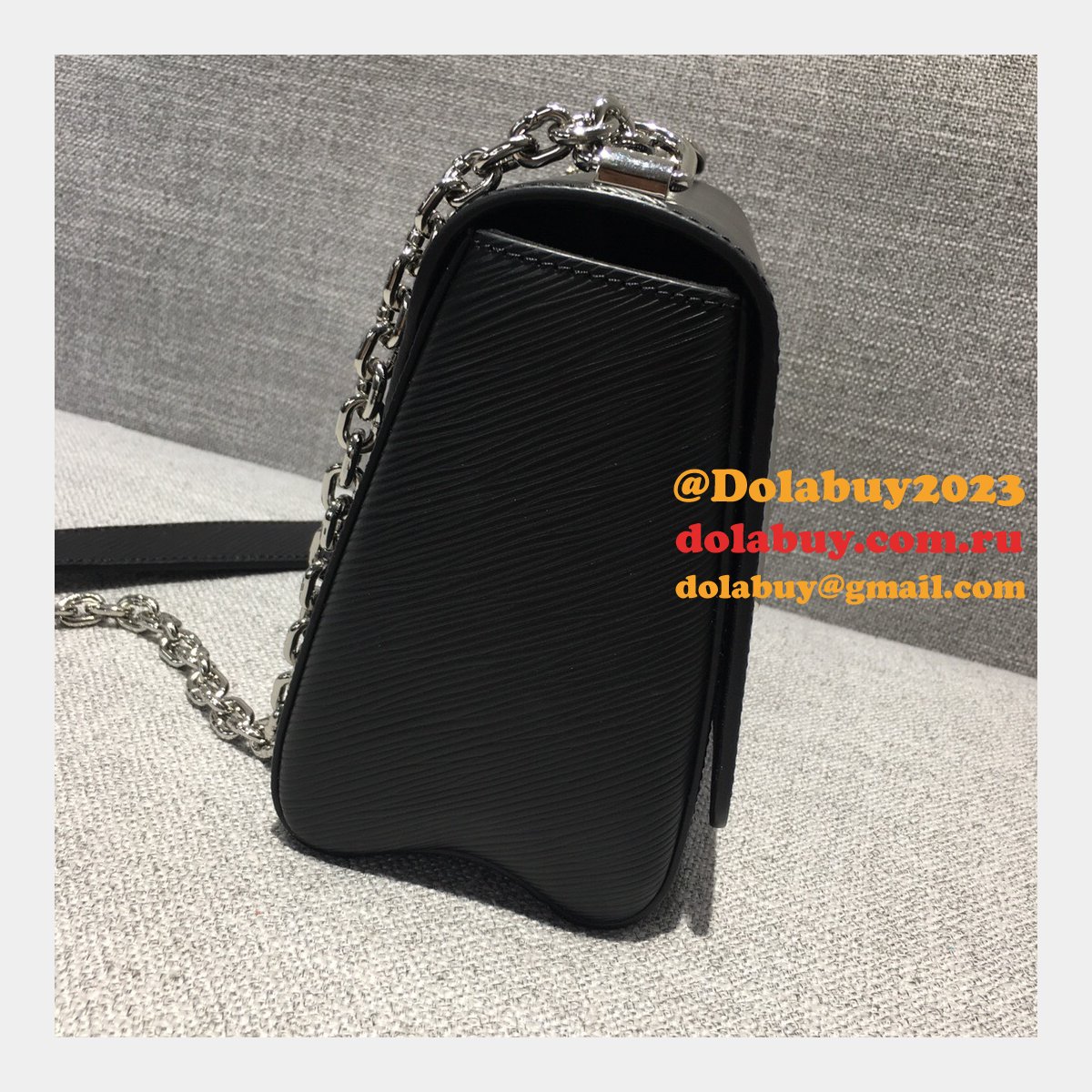 AAA+ Louis Vuitton Twist PM Epi Leather in Black