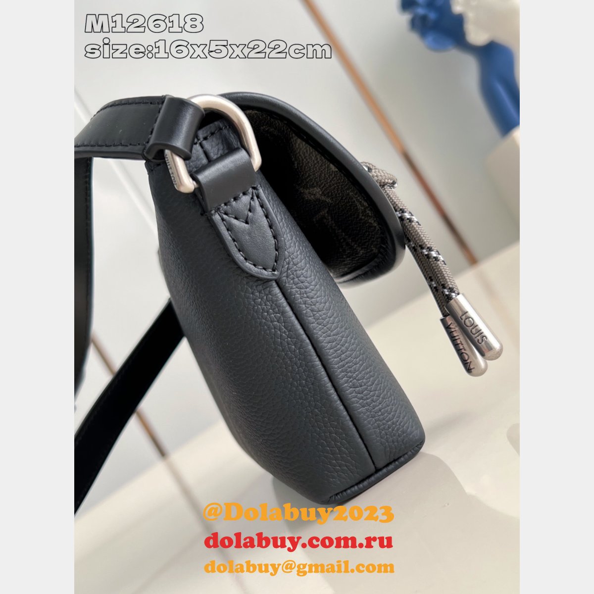 Duplicate Louis Vuitton Pulse Wearable Wallet M12618 Men Bag