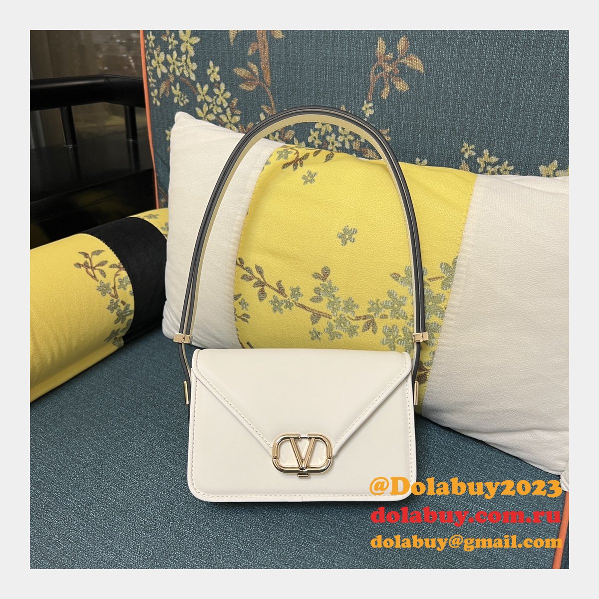 Wholesale VALENTINO GARAVANI LETTER VLOGO SIGNATURE handbag