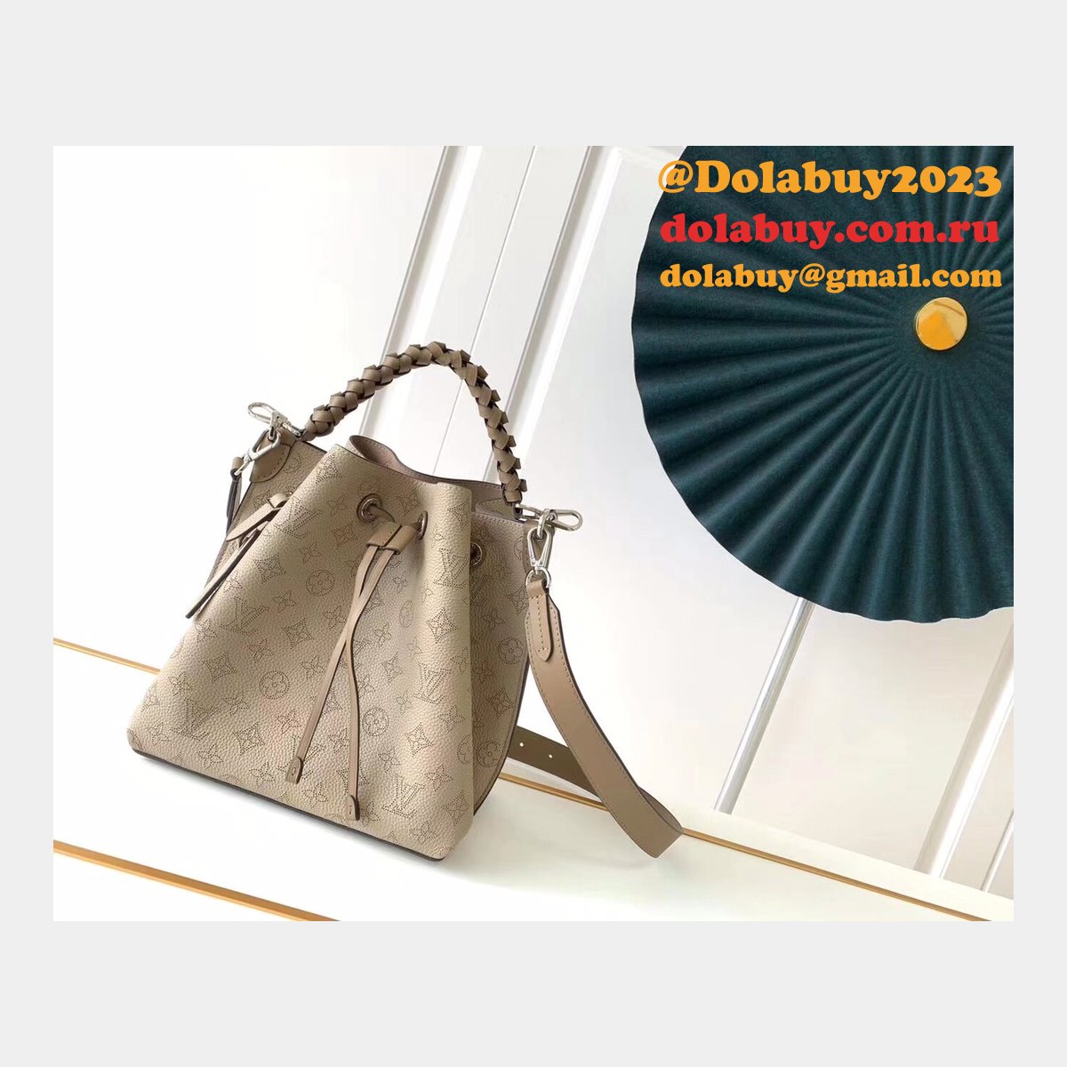 Fake M55800 Louis Vuitton Muria Mahina Leather Bag