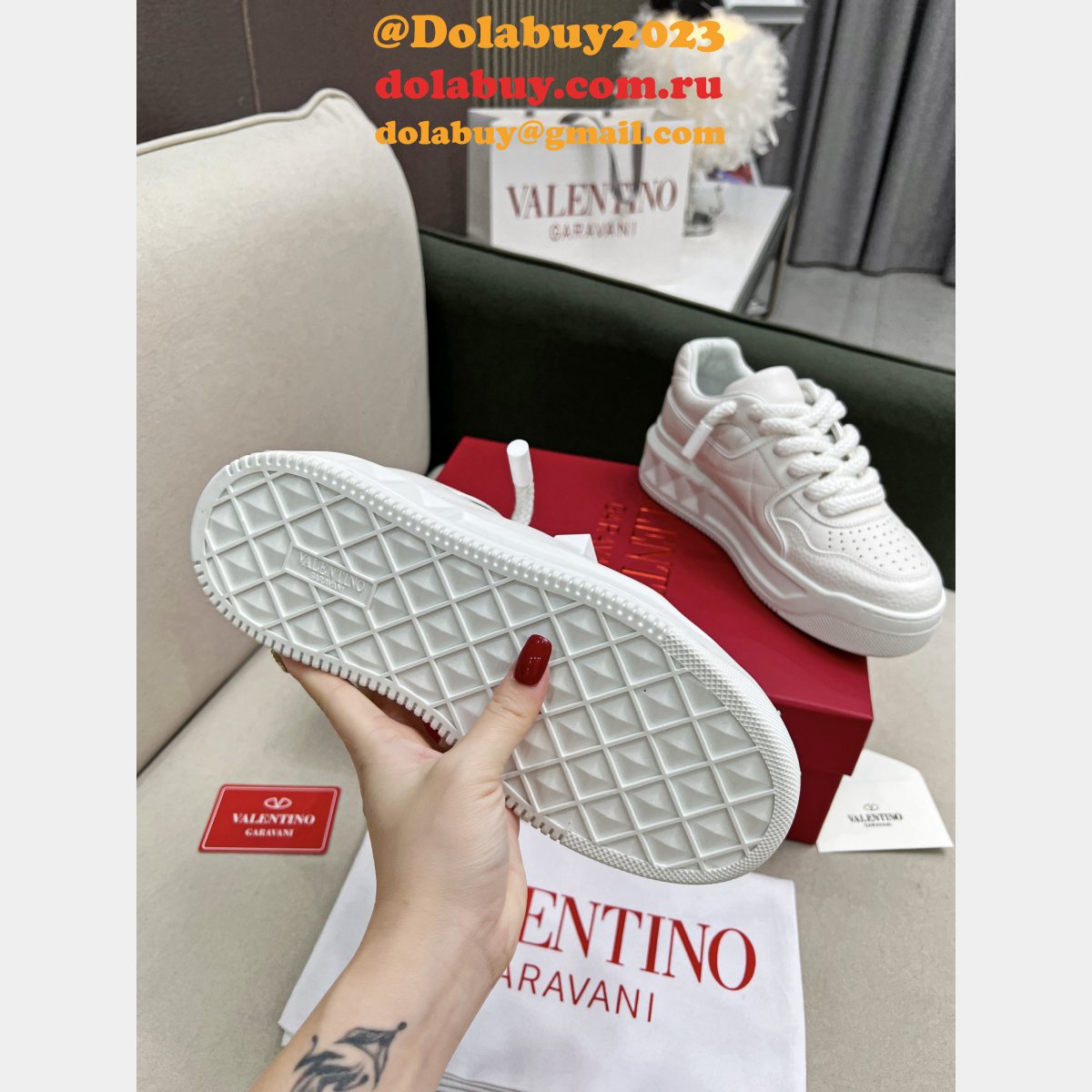 Best Quality Valentino Bread Shoes/Sneakers Good Women/Men price
