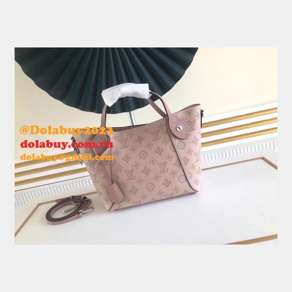 7 Star Louis Vuitton Mahina M54353/M54350 Hina Handbags