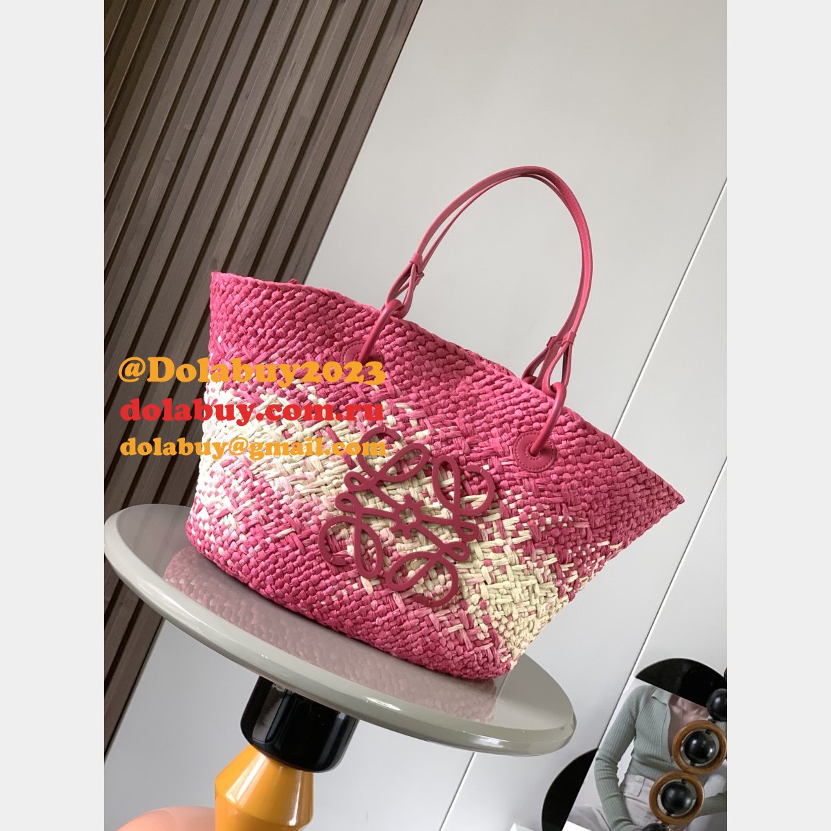 Perfect loewe Anagram Basket bag in iraca palm and calfskin 8008