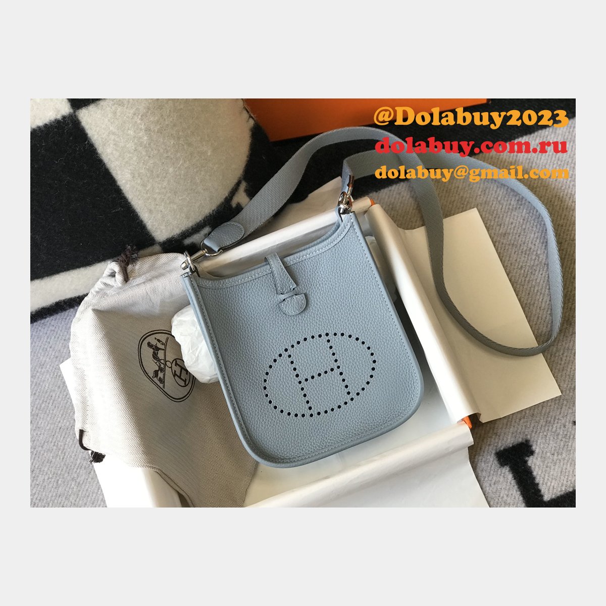 Hermes Replica Evelyne Mini TPM Taurillon Clemence blue lin