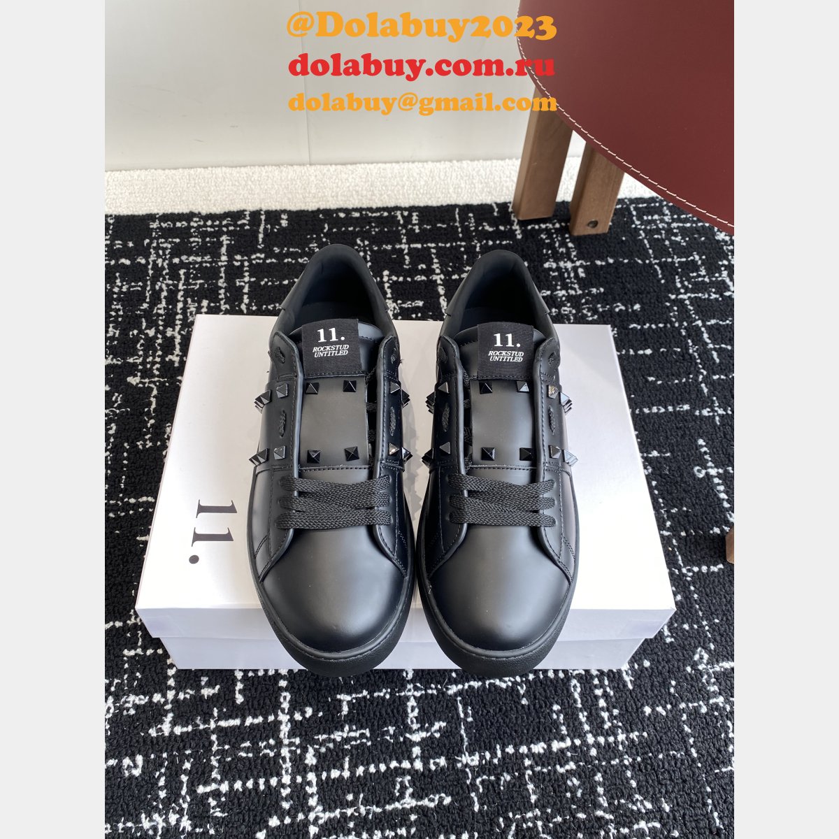 ROCKSTUD UNTITLED SNEAKER IN CALFSKIN LEATHER