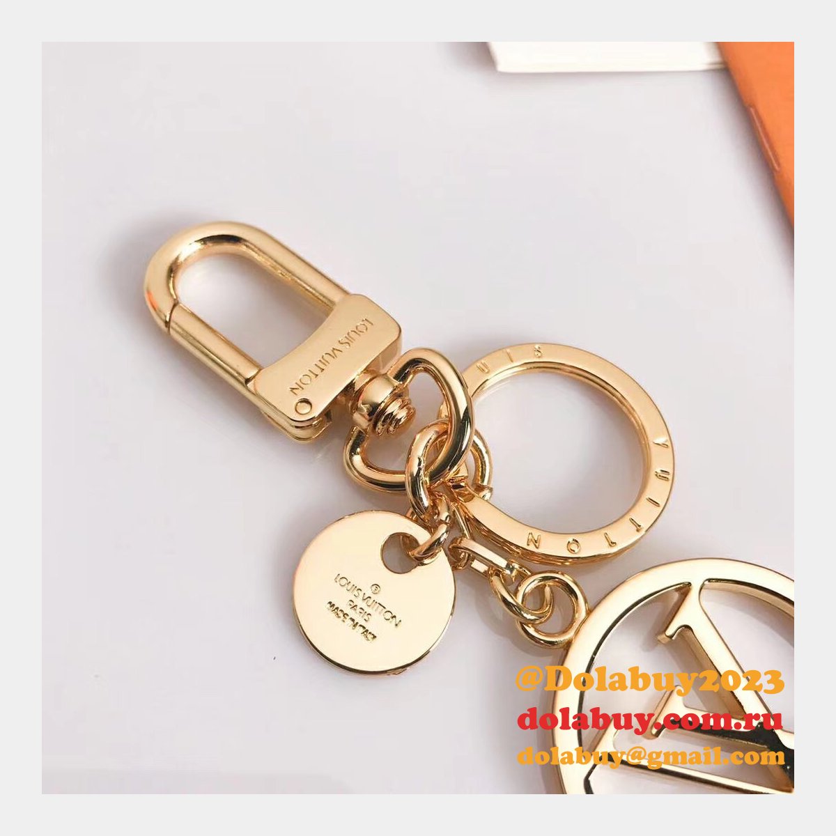 AAA+ LV Circle Bag Charm & Key Holder M68000 Gold