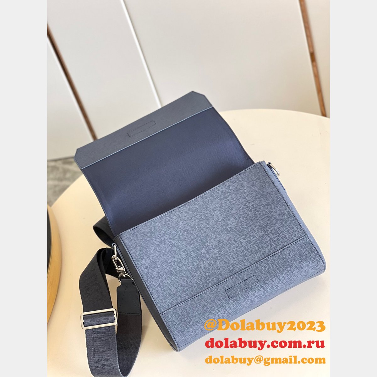 Replicas Louis Vuitton Takeoff Messenger H26 M21363 Men Bags