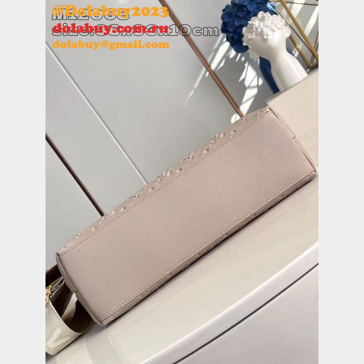 Duplicate Louis Vuitton Designer Coussin Hobo MM M12068 Bag