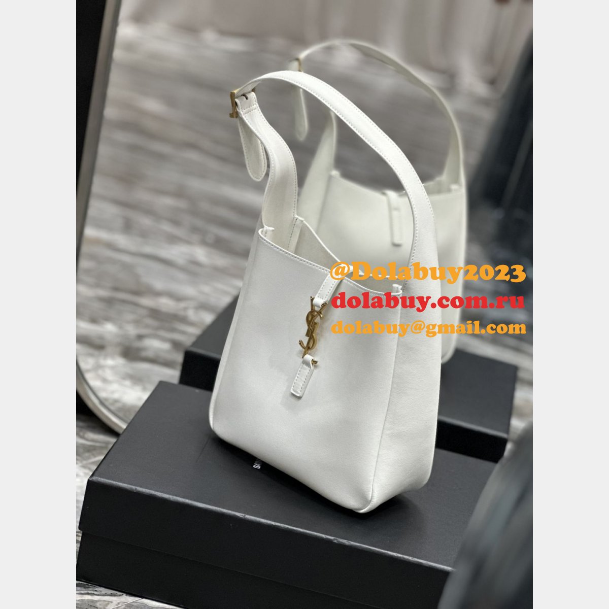 Replica YSL Saint Laurent Le 5 À 7 Soft 713938 Hobo Bag