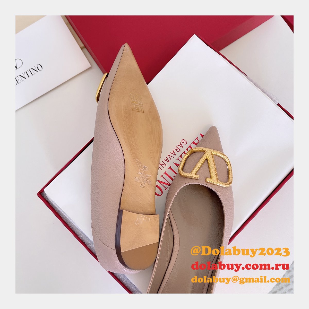 Valentino Garavani Perfect Replica