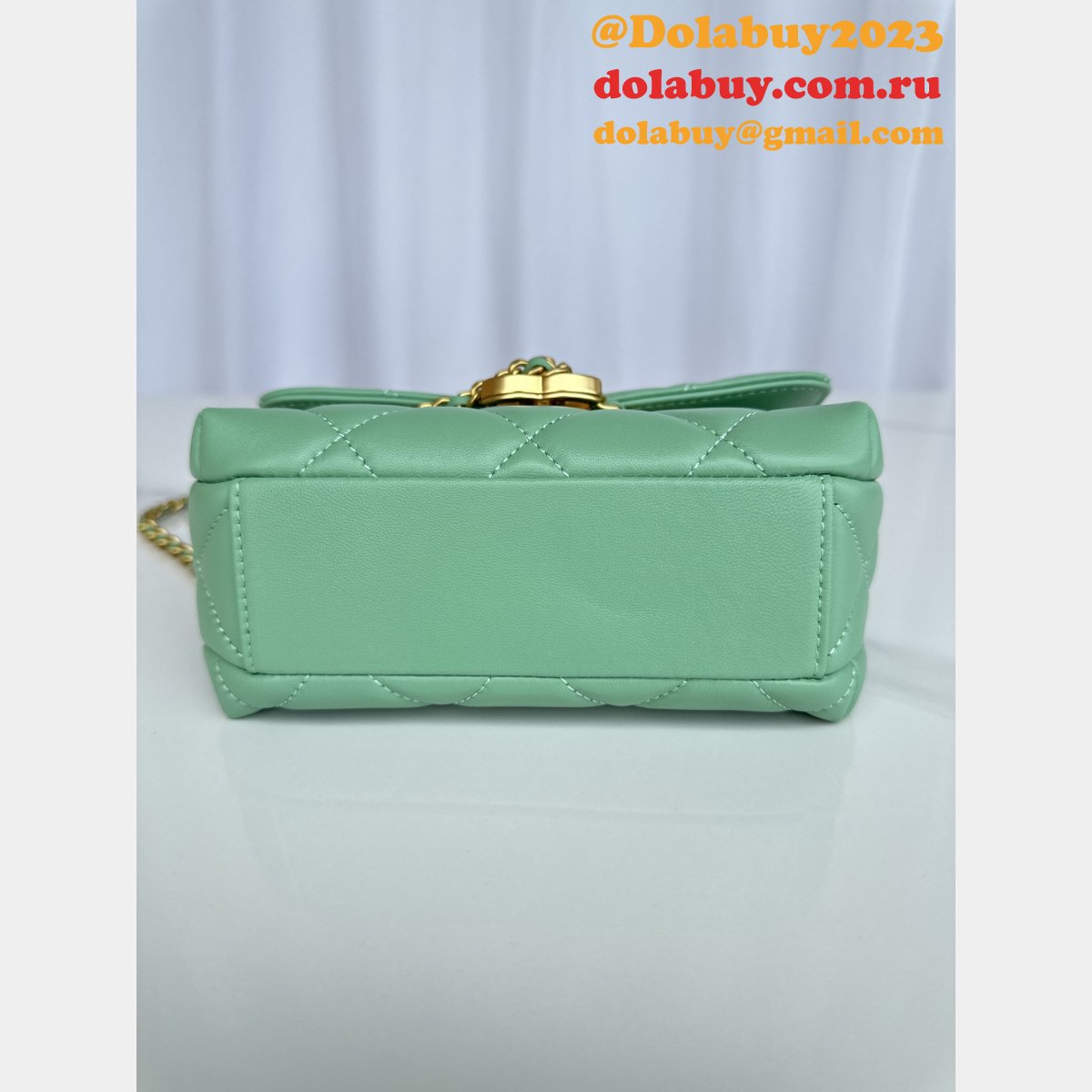 Top Quality CC Shiny Lambskin Crossbody Bag AS4986