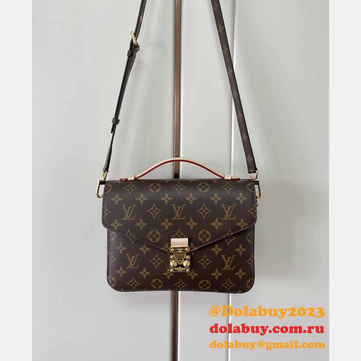 Louis Vuitton Replica Pochette Métis Monogram M44875/M44876 Bag