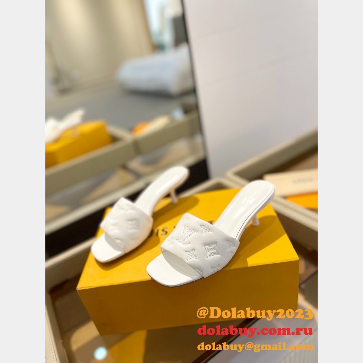 7 Star CHEAP LOUIS VUITTON Neo Revival Mule