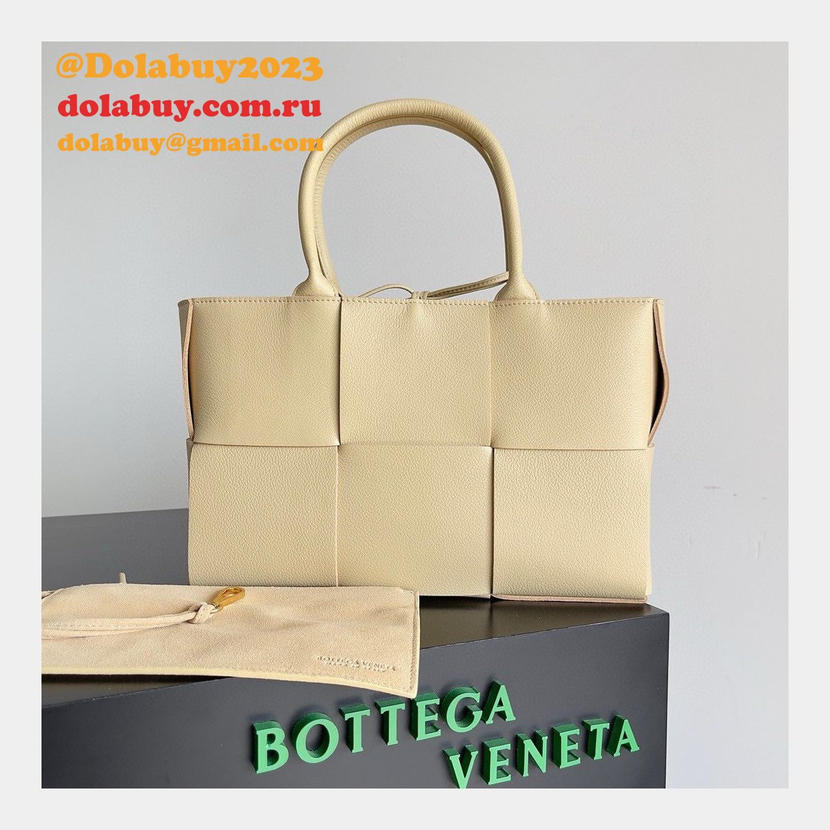 Perfect BOTTEGA VENETA Arco Small Tote Bag 30CM
