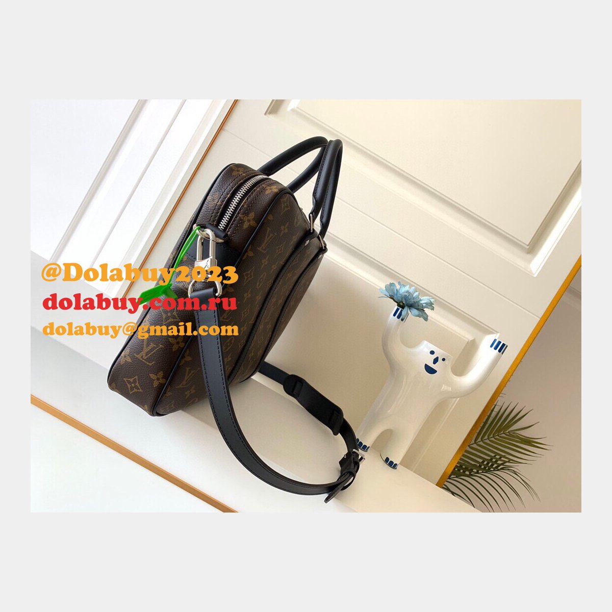 Replica LV Porte-Documents Voyage M52005