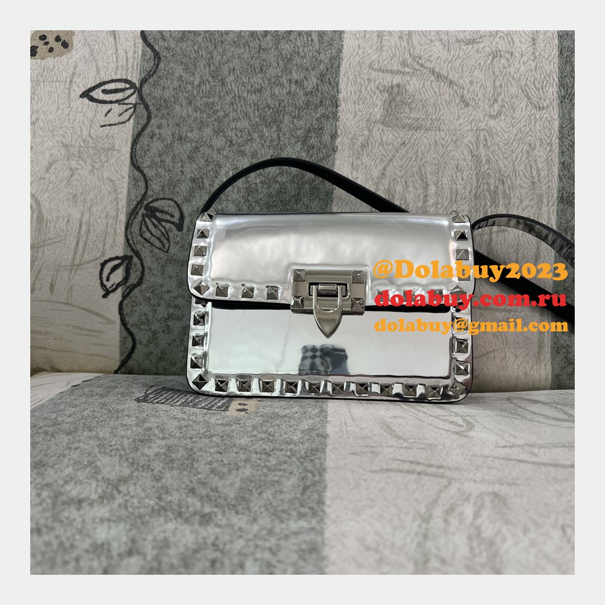 Cheap Fake Valentino Garavani Rockstud Calf Small Bag