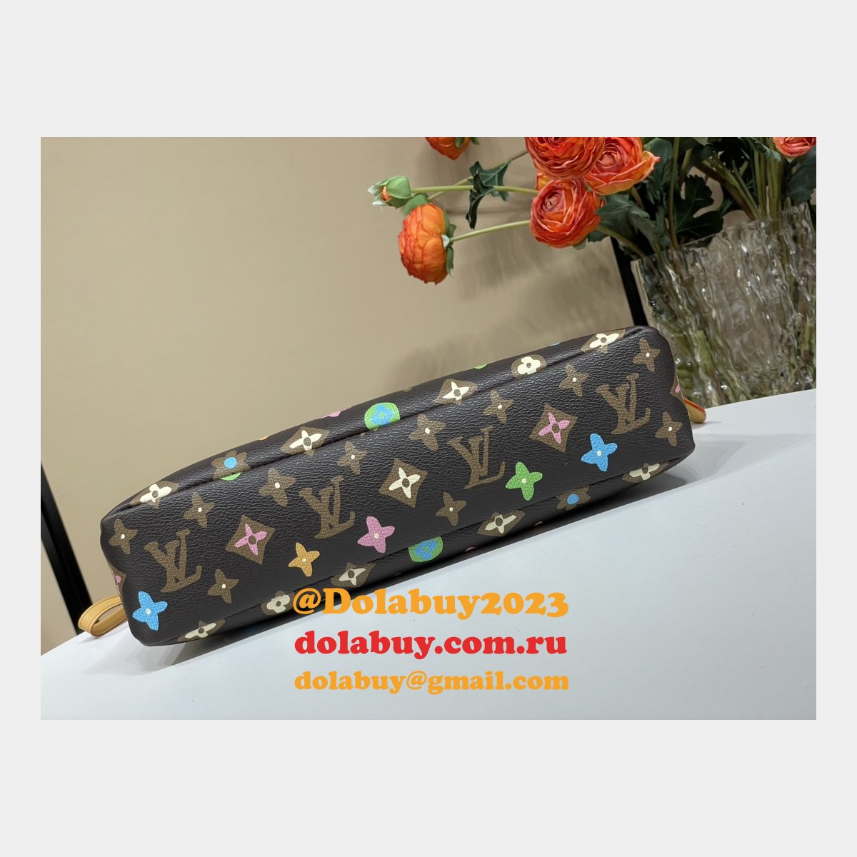 Fashion Louis Vuitton M83568 Pochette Voyage Souple Replica Bag