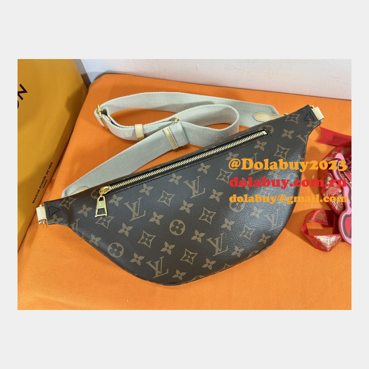 High Rise Monogram Fashion M46784 Louis Vuitton Shoulder Fake Bag