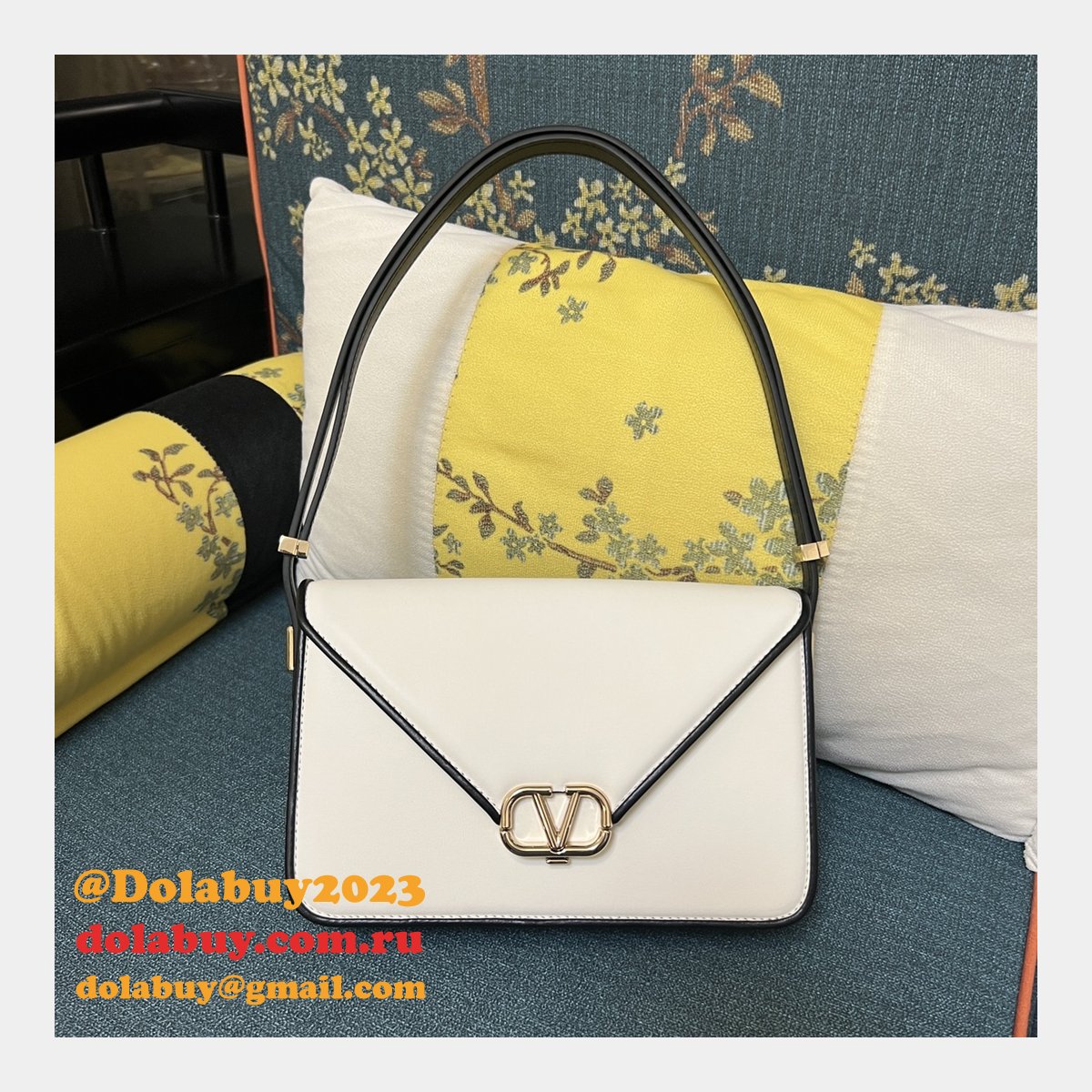 Wholesale VALENTINO GARAVANI LETTER VLOGO SIGNATURE handbag