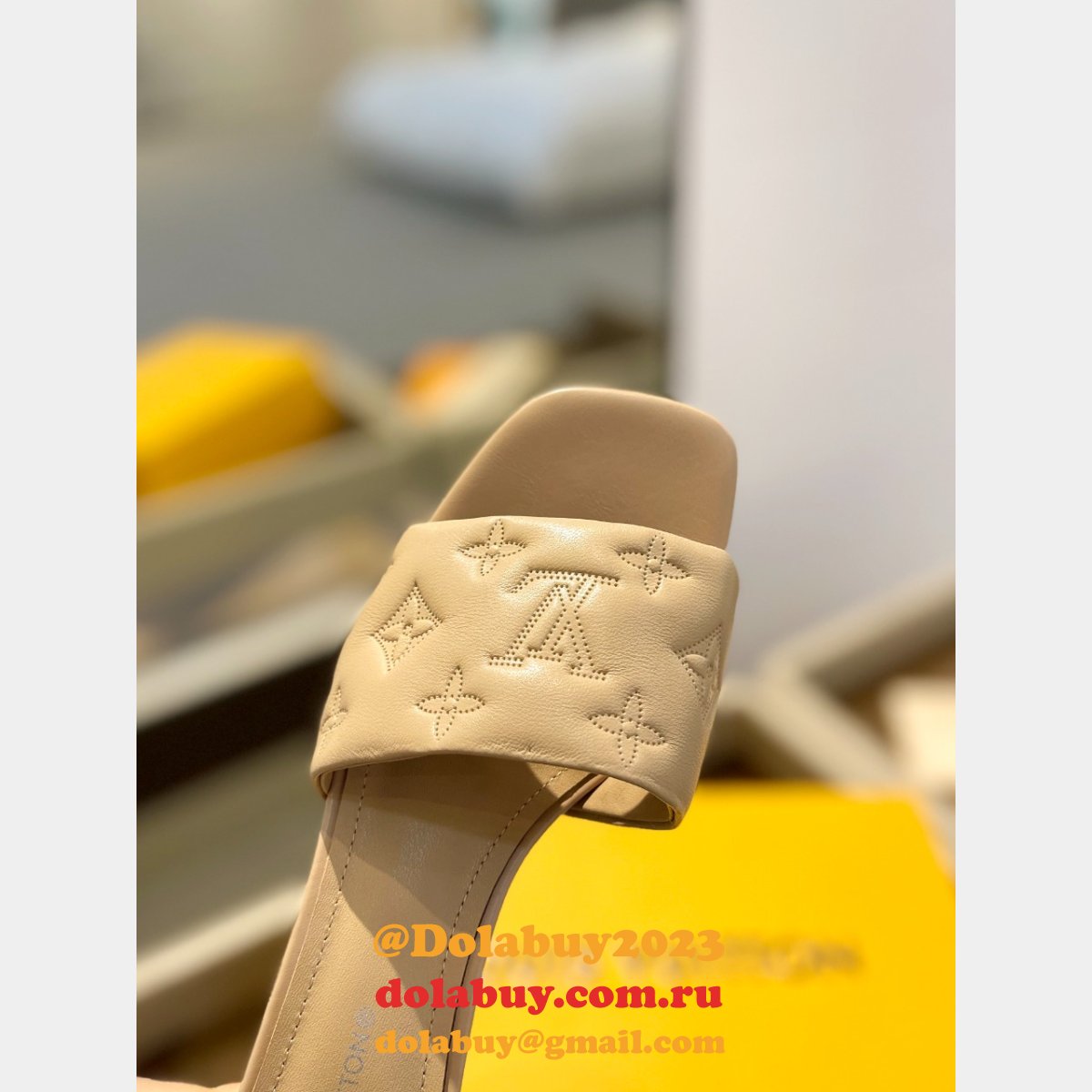 7 Star CHEAP LOUIS VUITTON Neo Revival Mule