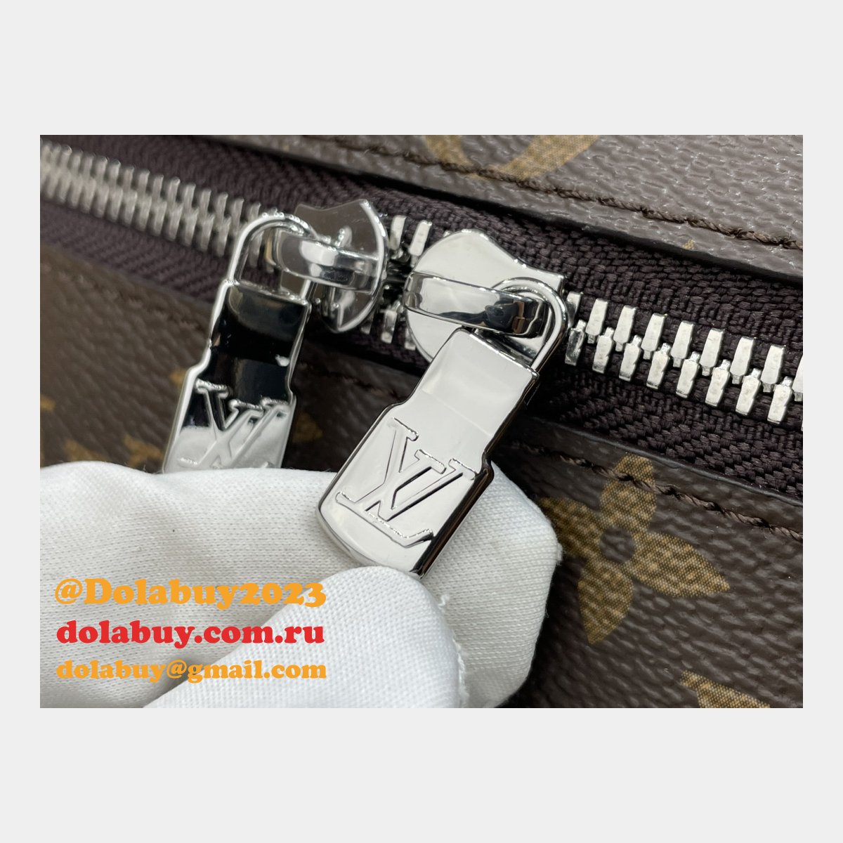 Nice Replica Mini Toiletry Pouch Louis Vuitton M44495 Perfect Bag