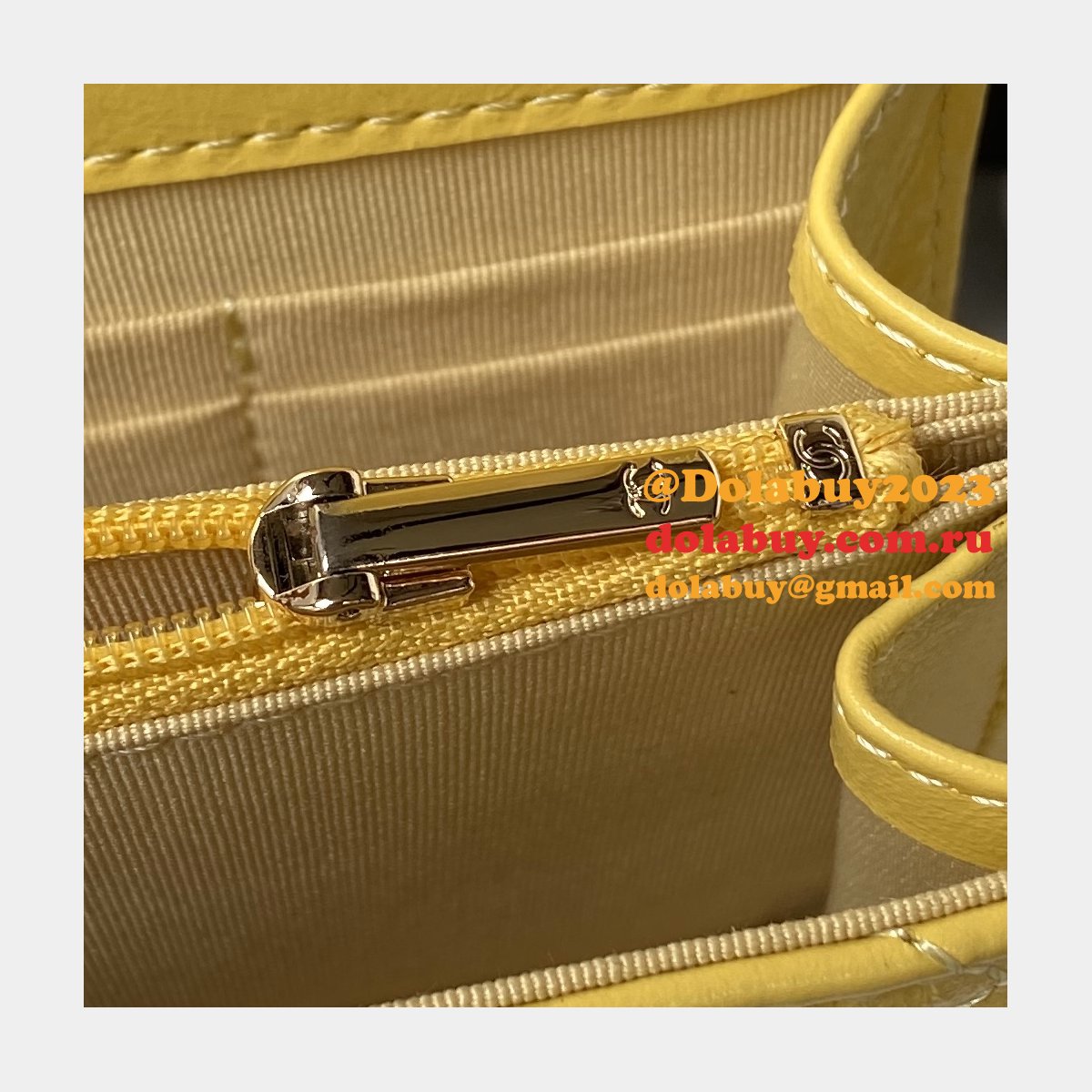 Designer Replicas AP3803 Clutches Shiny Perfect Chain Bag