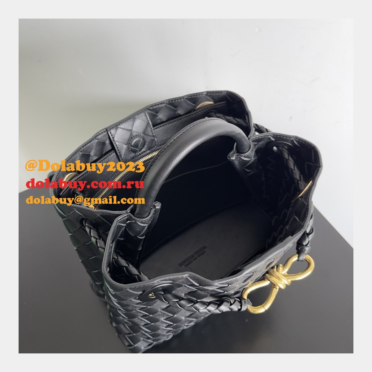 BOTTEGA VENETA ANDIAMO Small 25cm Bag Leather Strap