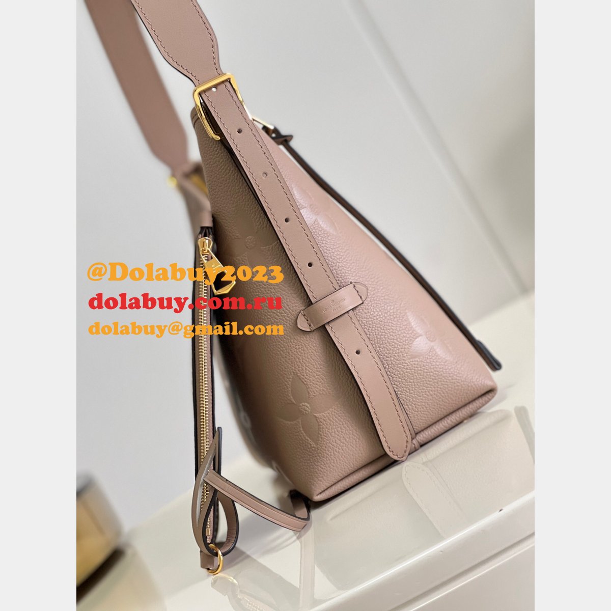 Fake Louis Vuitton Apricot CarryAll Monogram m46293 Handbag