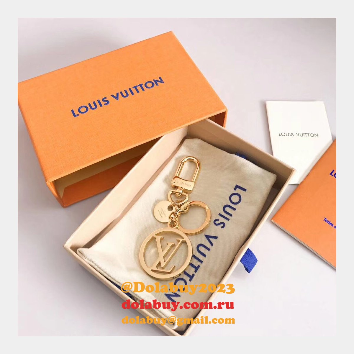AAA+ LV Circle Bag Charm & Key Holder M68000 Gold