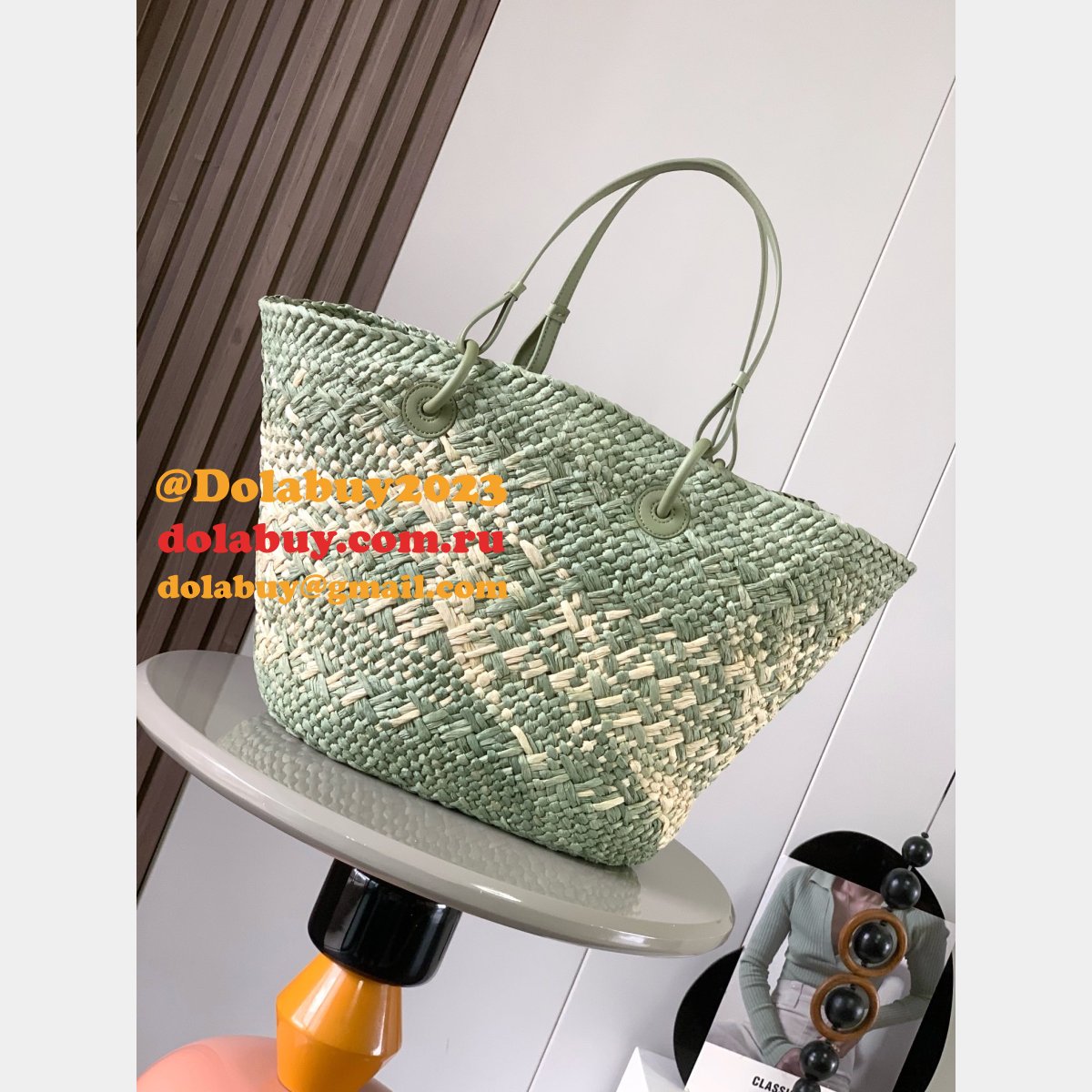 Perfect loewe Anagram Basket bag in iraca palm and calfskin 8008