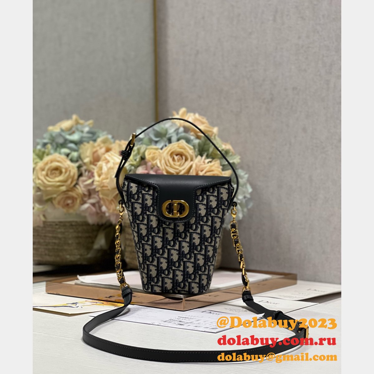 Replica Dior 30 Montaigne CD Lock 2319 Chain 1:1 Mirror Bag