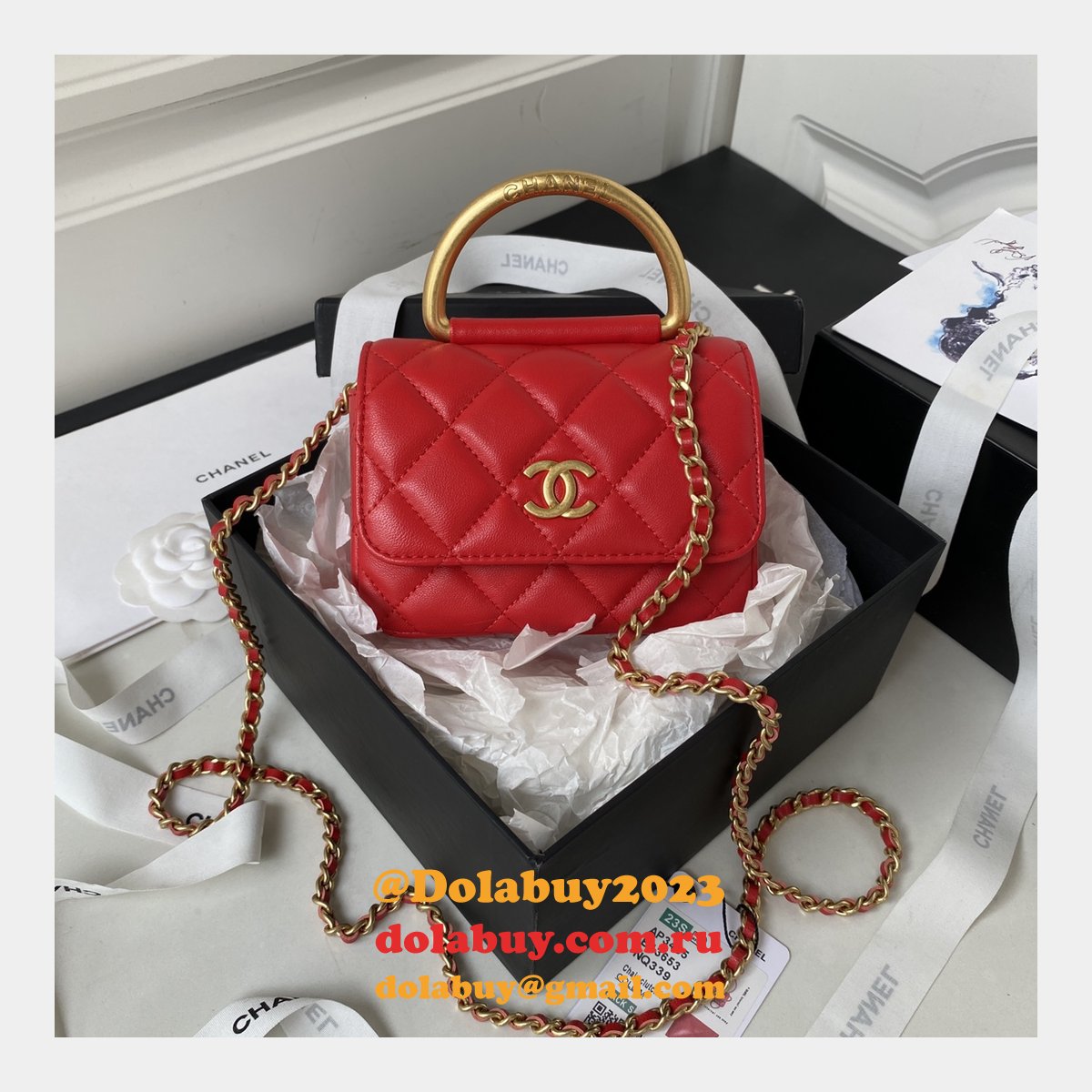 Inspired AP3485 Clutch With Chain Replica Shiny Bags